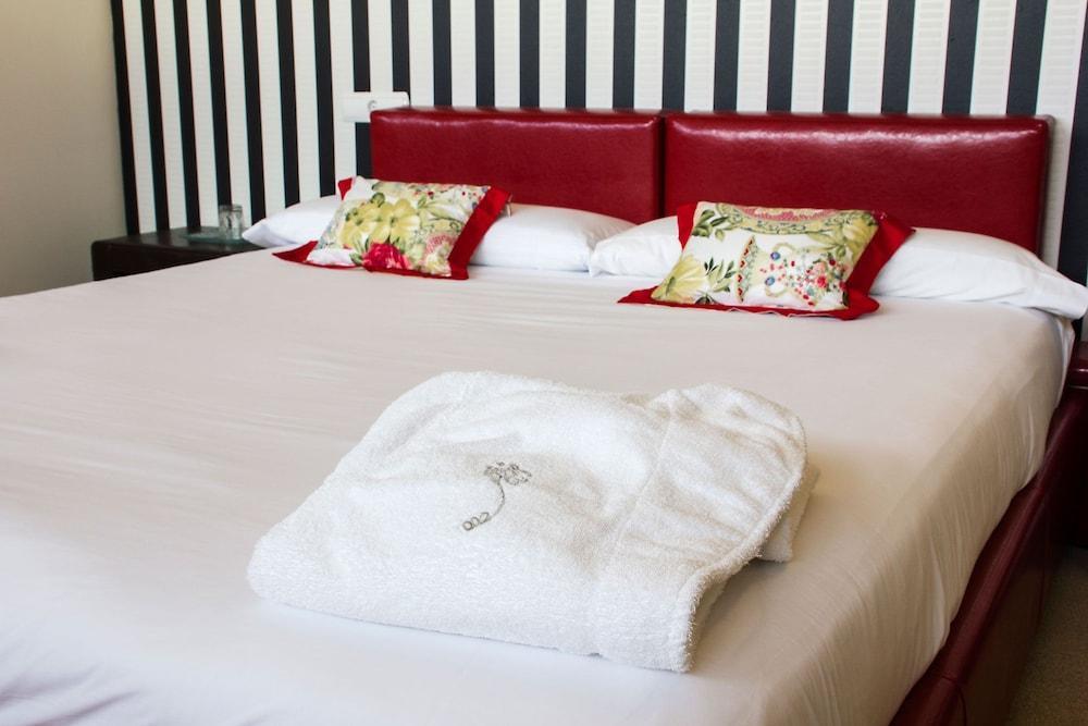Hotel Teratermal Valdeavellano de Tera Bagian luar foto